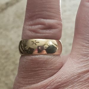 Yellow gold band